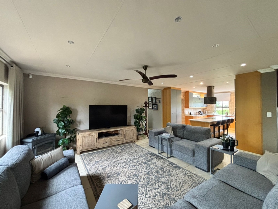 5 Bedroom Property for Sale in Grimbeeck Park North West